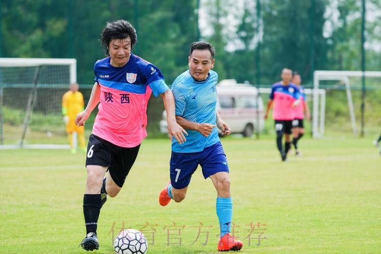 足球路上不退休!第31届中华杯全国中老年足球赛在福建漳州欢乐岛圆满收官 足球路上不退休!第31届中华杯全国中老年足球赛在福建漳州欢乐岛圆满收官