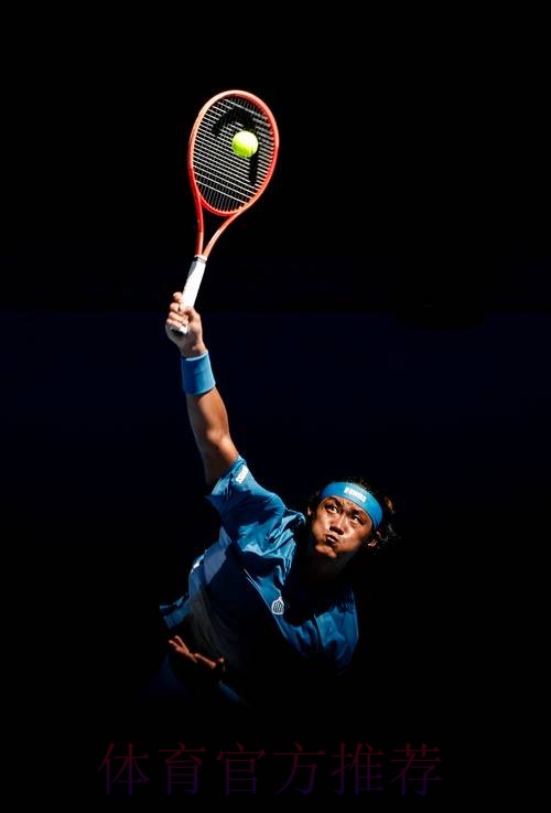 天王来了!周杰伦现场观战澳网男单首轮张之臻的比赛 天王来了!周杰伦现场观战澳网男单首轮张之臻的比赛